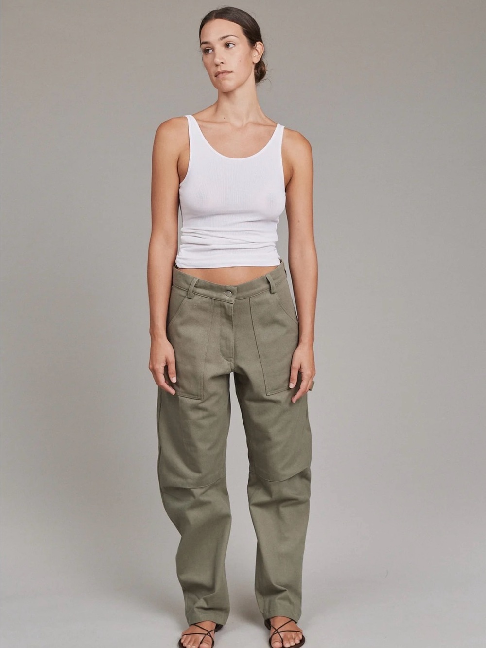 Woman’s Acacia Cargo Pants in Olive green